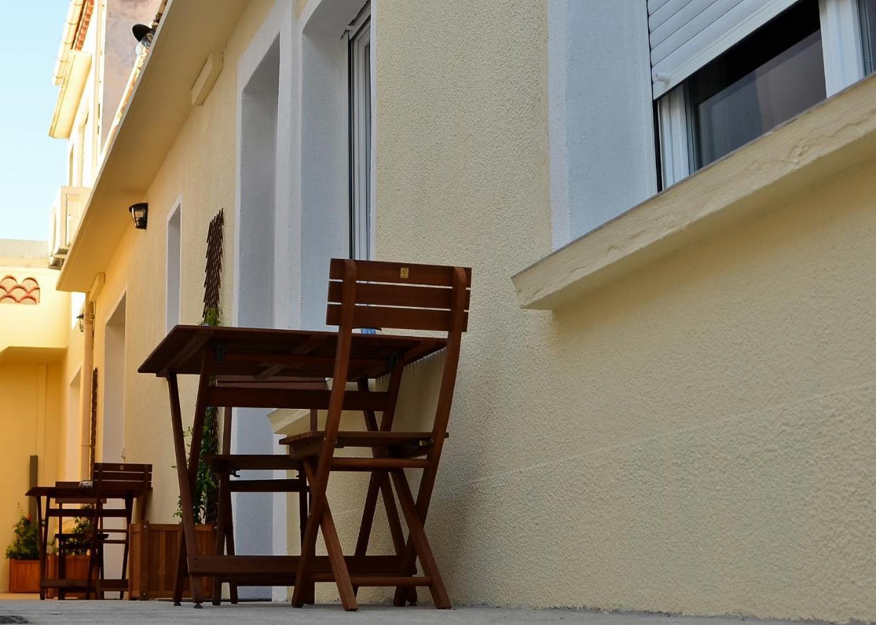 Mistral Appartements Port-Saint-Louis-du-Rhone Exterior photo