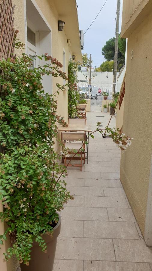 Mistral Appartements Port-Saint-Louis-du-Rhone Exterior photo