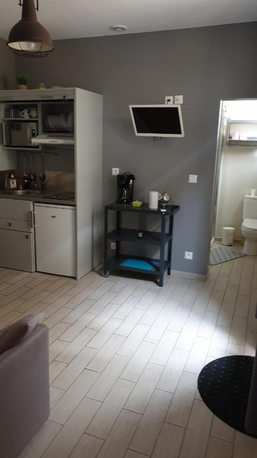 Mistral Appartements Port-Saint-Louis-du-Rhone Exterior photo