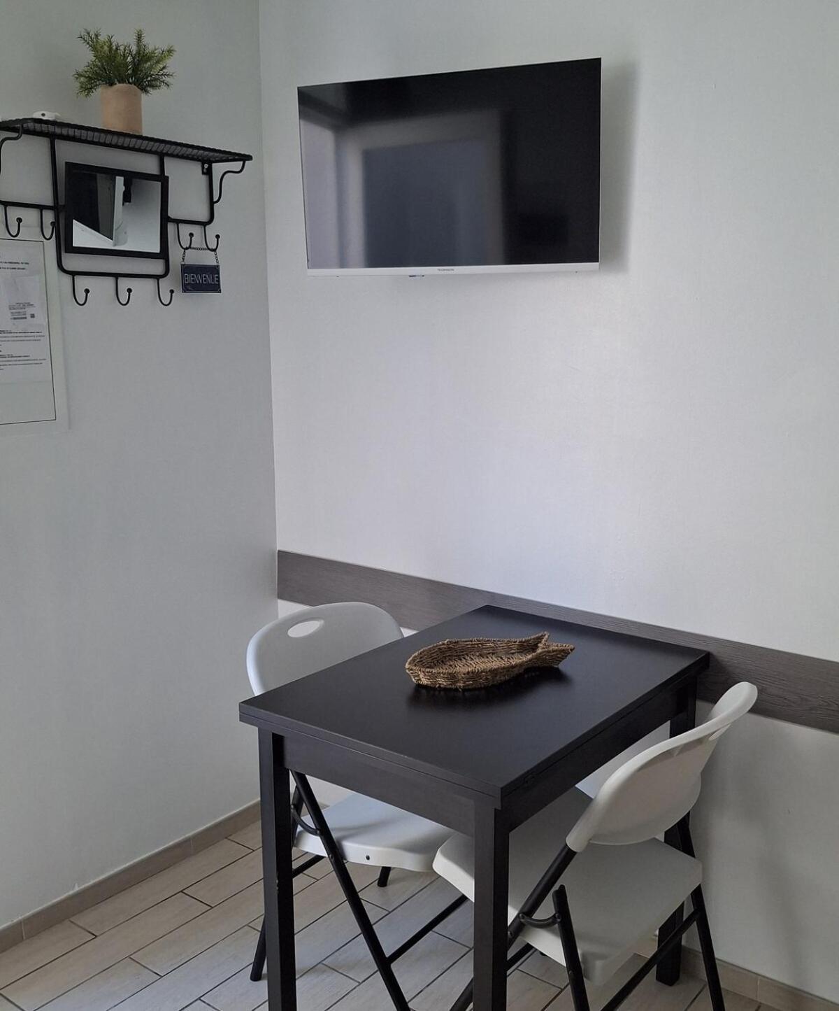 Mistral Appartements Port-Saint-Louis-du-Rhone Exterior photo