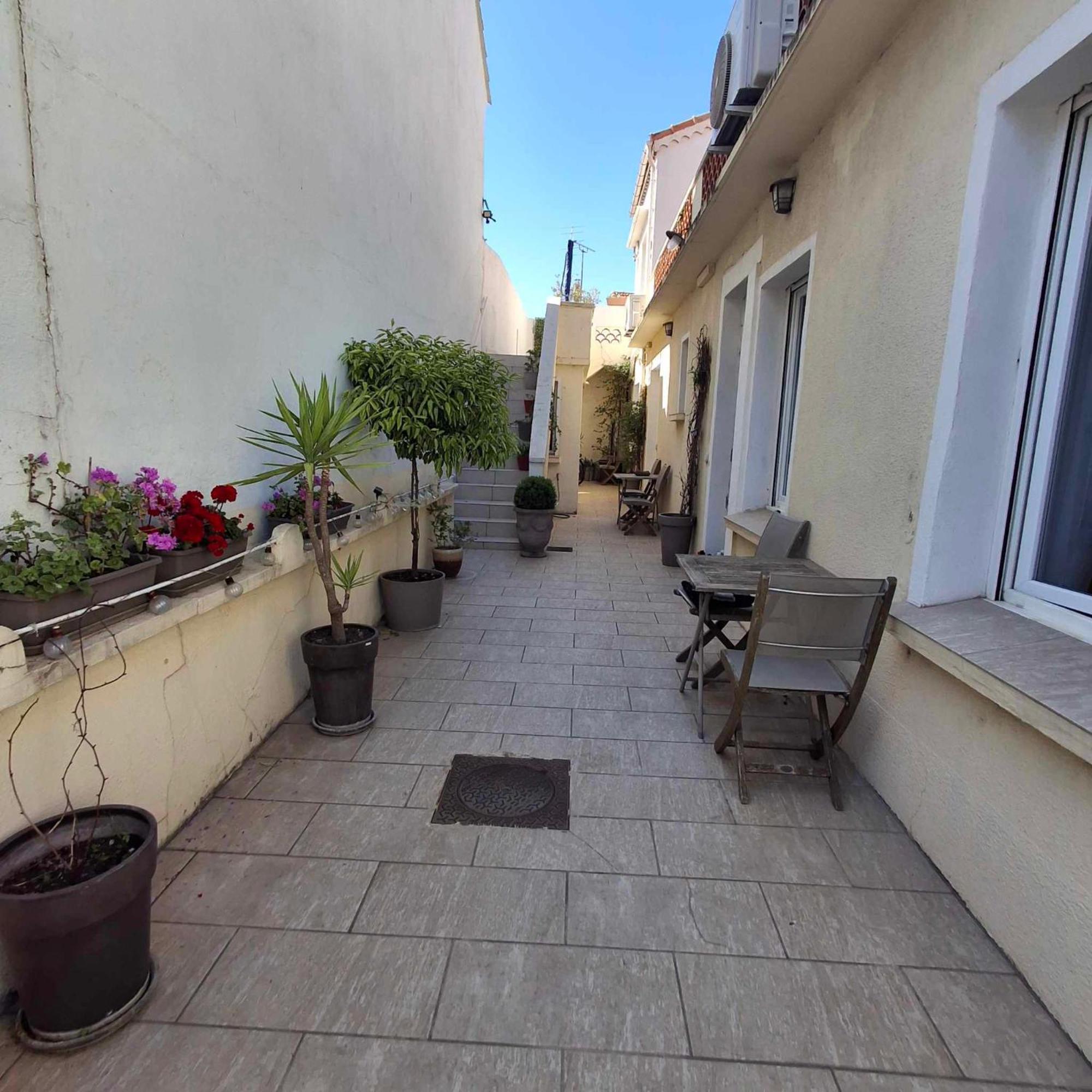 Mistral Appartements Port-Saint-Louis-du-Rhone Room photo